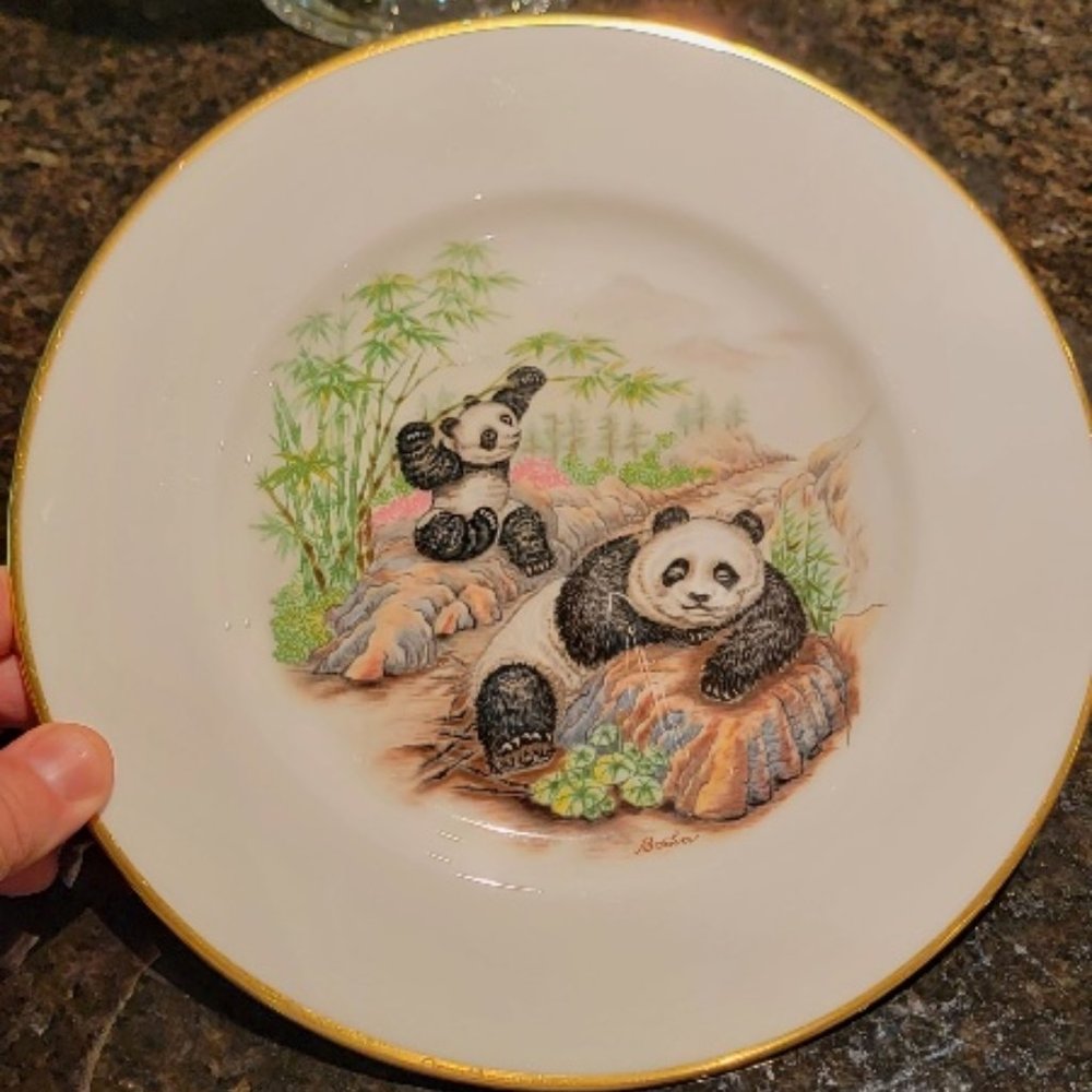 GIANT PANDA by Edward Marshall Boehm HARMONY 10.75" Collector's Plate